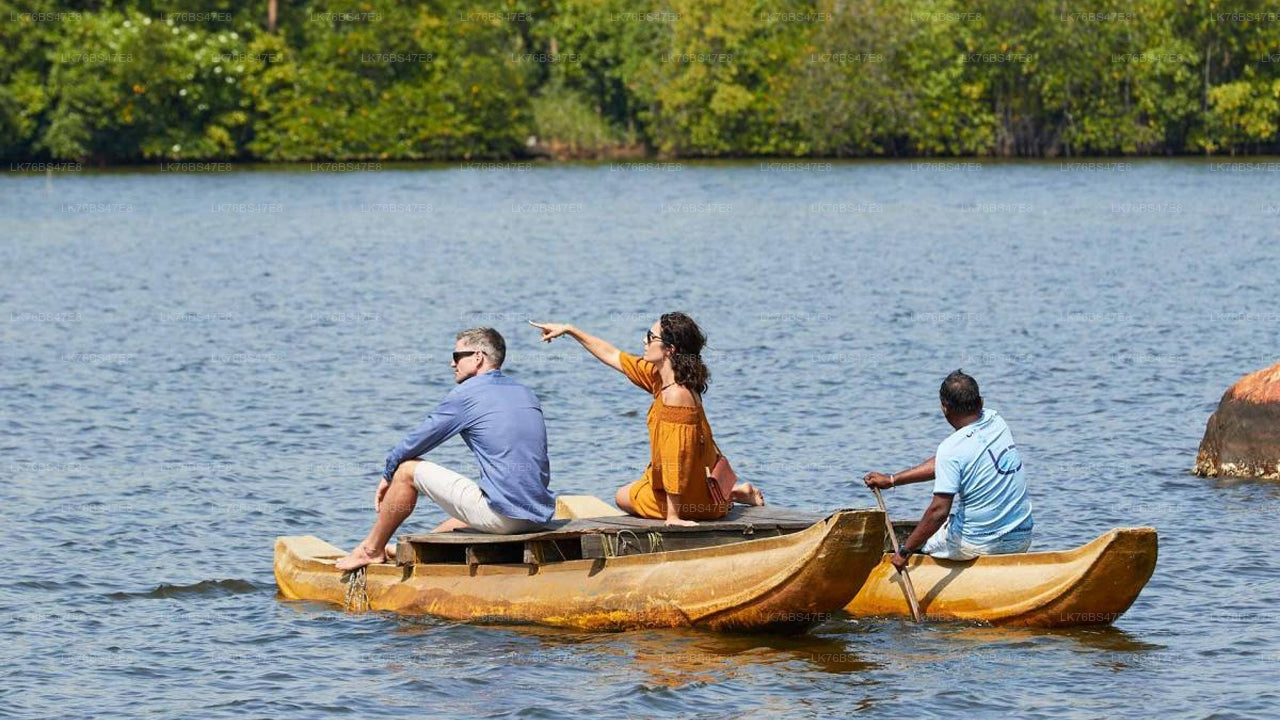 Guided Traditional Thoni Ride in Pasikudah Lagoon