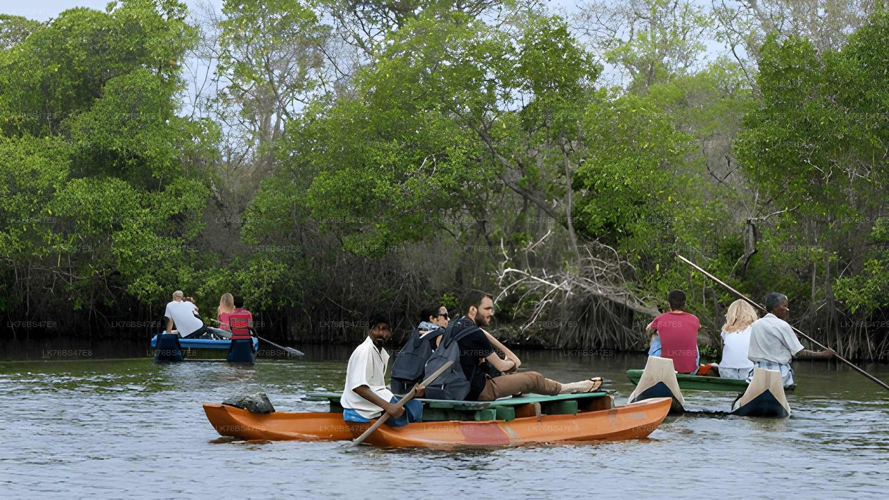 Guided Traditional Thoni Ride in Pasikudah Lagoon