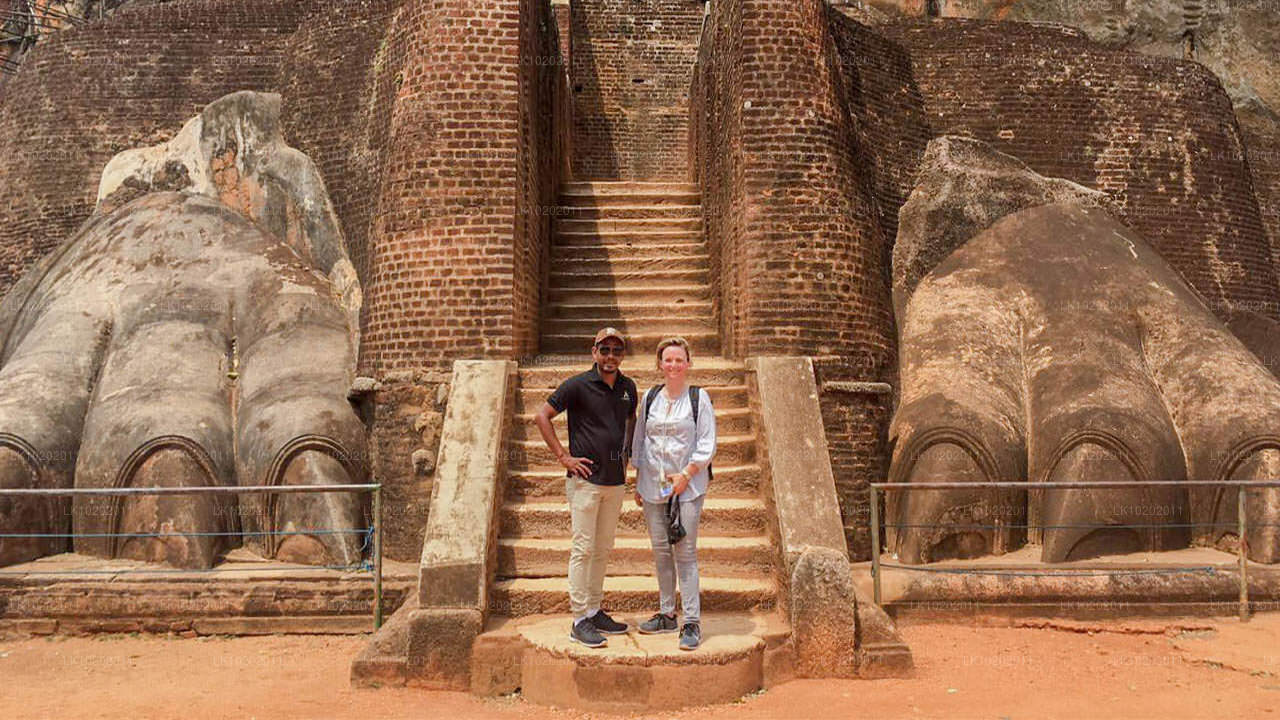 Сигирия и Миннерия из Коломбо (2 дня)