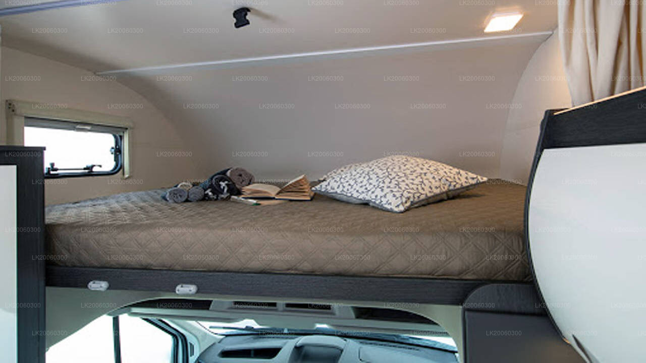 Аренда автодома с шофером (команда роллеров - Zefiro 690G)