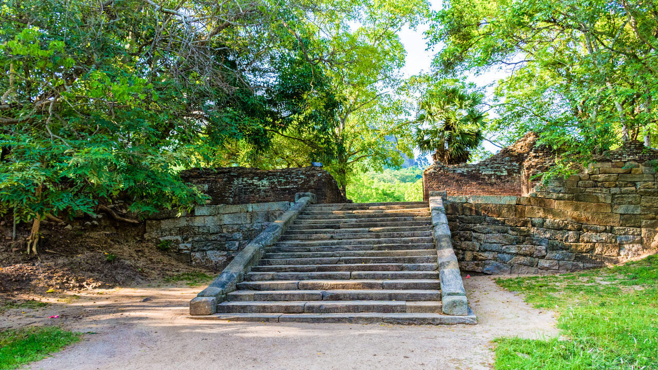Yapahuwa Ancient Kingdom from Dambulla