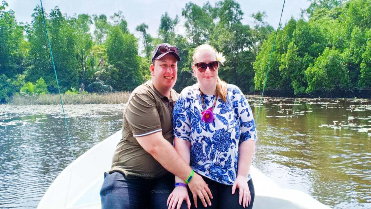 Сафари на лодке по реке Бентара