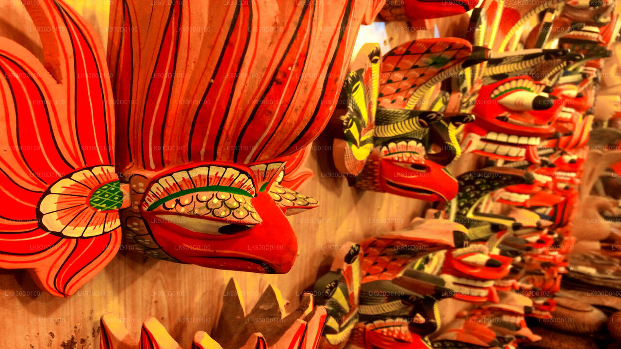 Экскурсия по изготовлению масок из Бентоты.