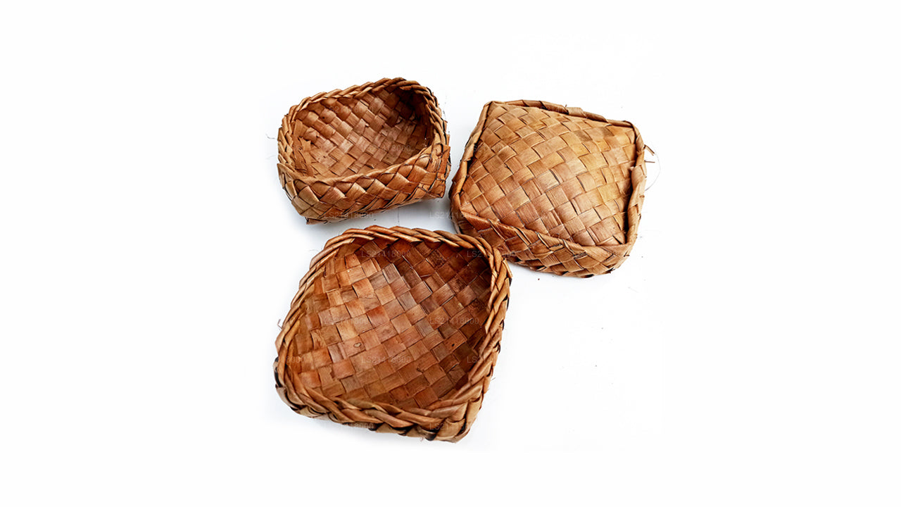 Ватти с кокосовыми листьями Lakpura (20 см)