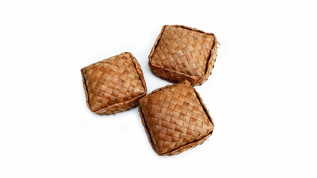 Ватти с кокосовыми листьями Lakpura (20 см)