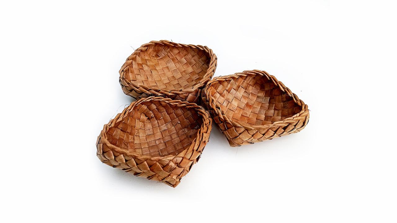 Ватти с кокосовыми листьями Lakpura (20 см)